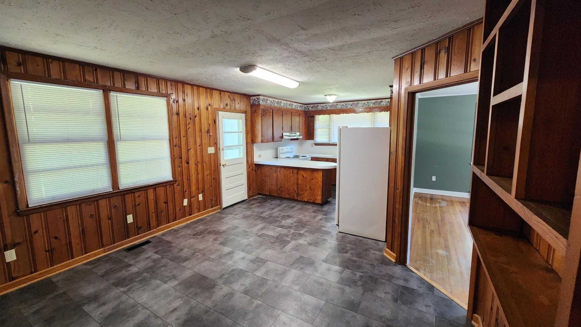 607 Sherrie Lane Photo 13
