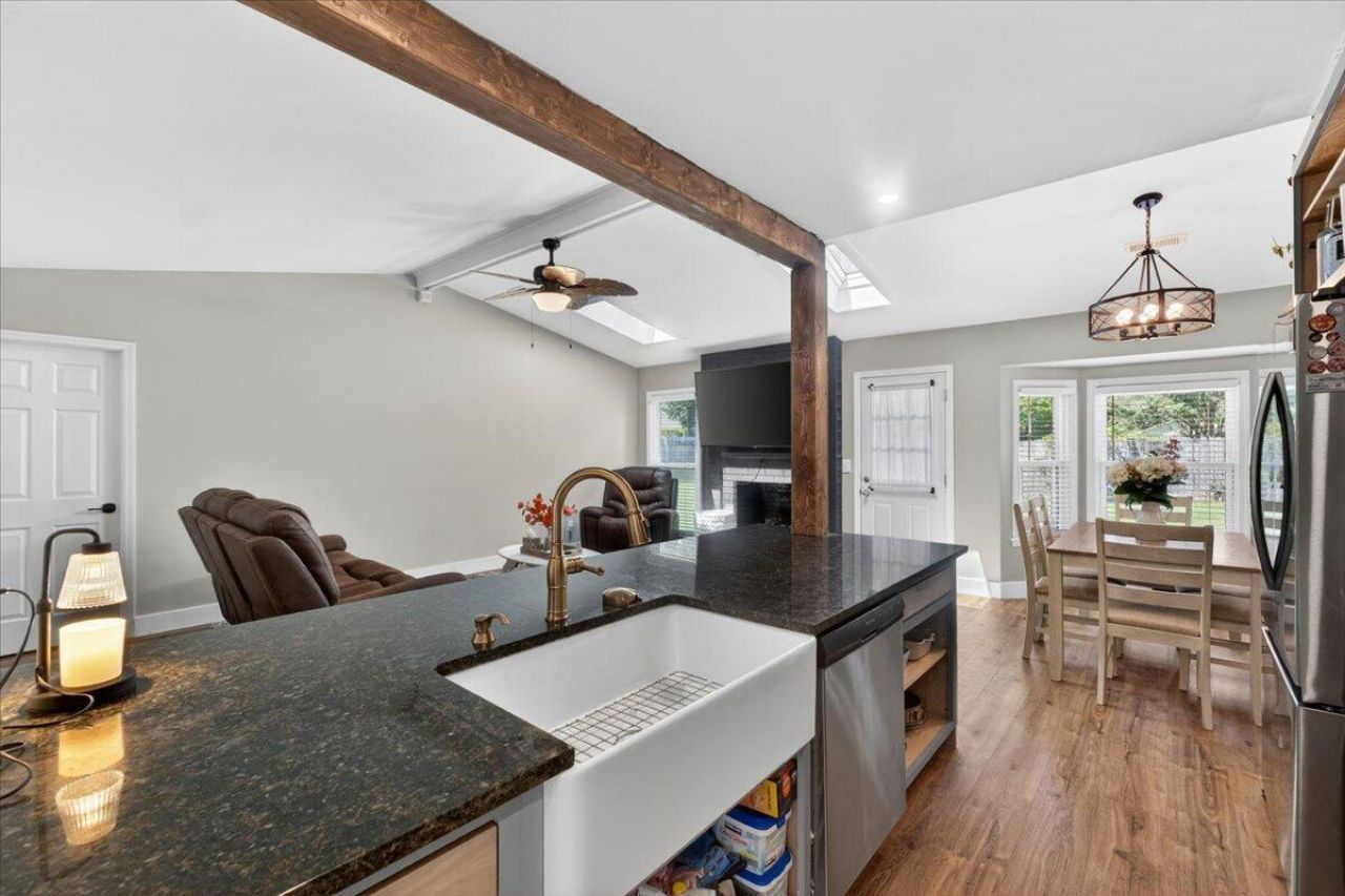 324 Houston Drive Photo 14