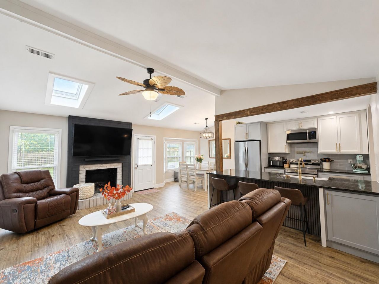324 Houston Drive Photo 5