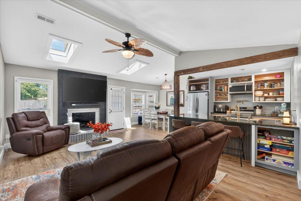 324 Houston Drive Photo 6