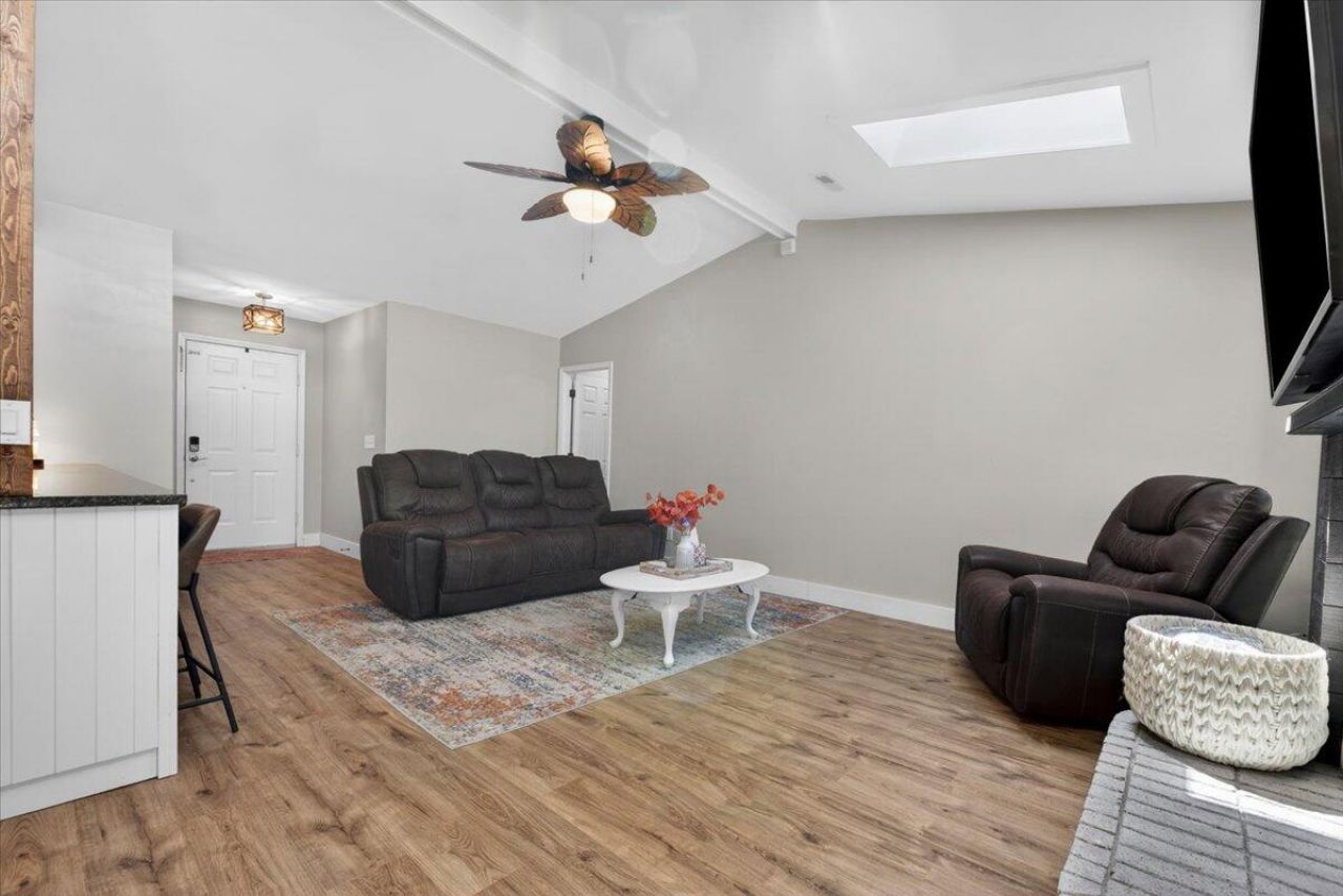 324 Houston Drive Photo 7