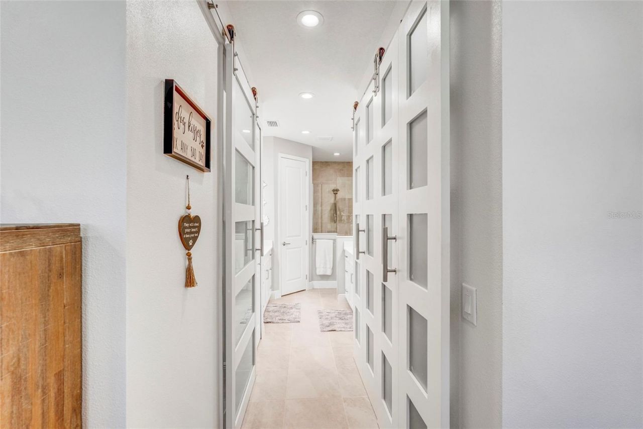 10233 Lake Wales Circle, Sarasota, FL 34241 Photo