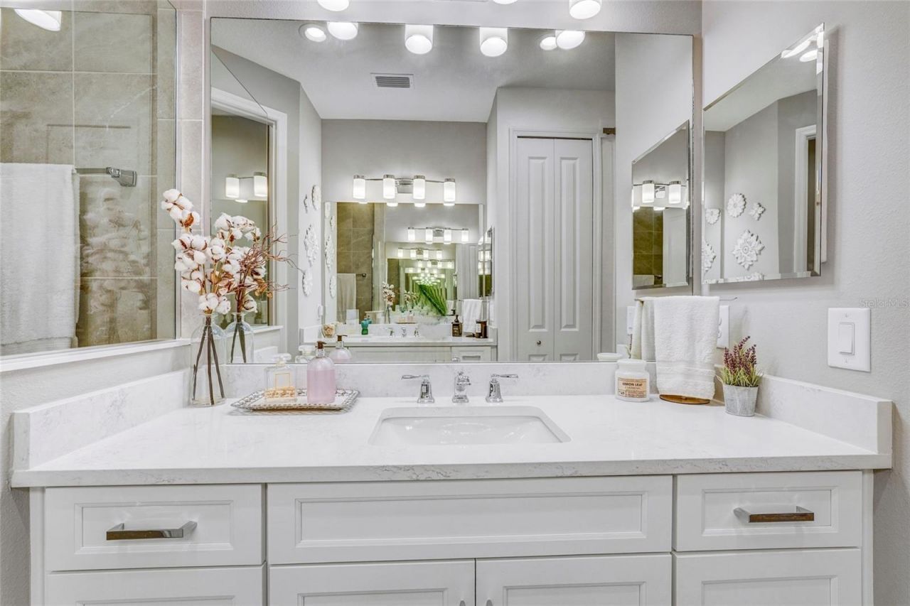 10233 Lake Wales Circle, Sarasota, FL 34241 Photo