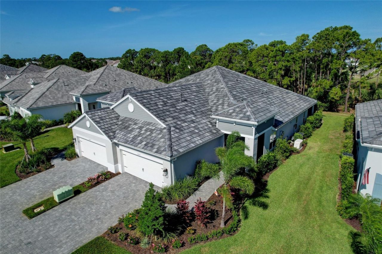 10233 Lake Wales Circle, Sarasota, FL 34241 Photo