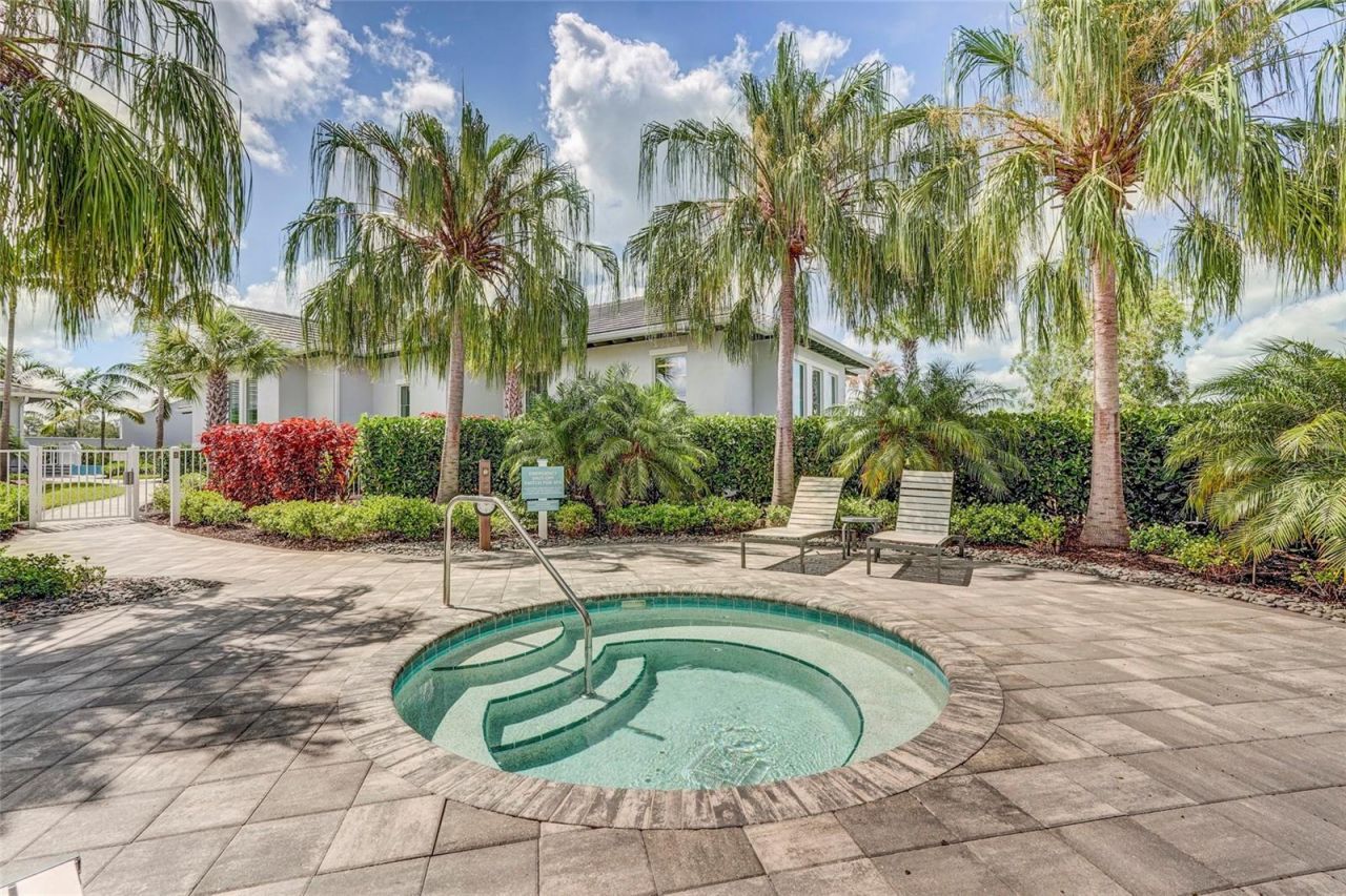 10233 Lake Wales Circle, Sarasota, FL 34241 Photo