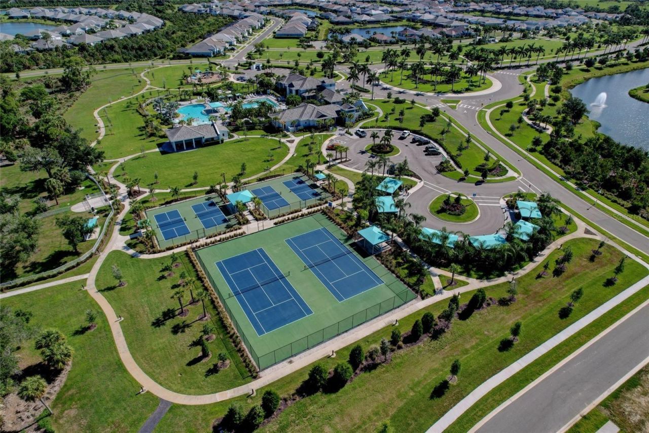 10233 Lake Wales Circle, Sarasota, FL 34241 Photo