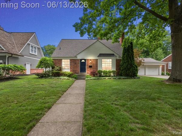 2260 W Lincoln Street, Birmingham, MI 48009
