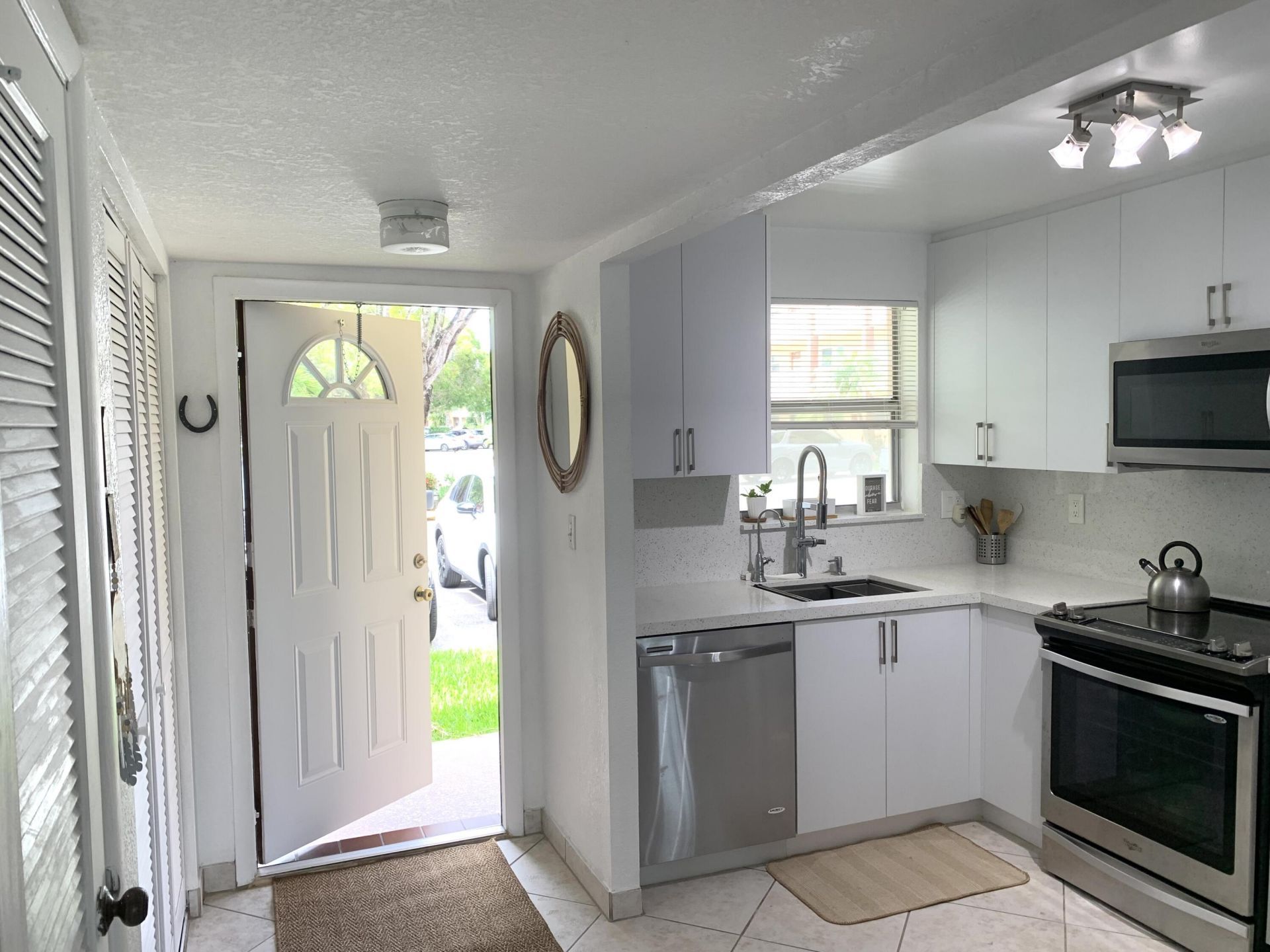 2801 N Pine Island Road, Unit 110, Sunrise, FL 33322 Photo