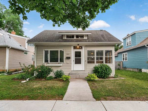 842 Randolph Avenue, Saint Paul, MN 55102