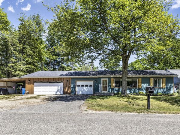 408 Beech Street, Houghton Lake, MI 48629