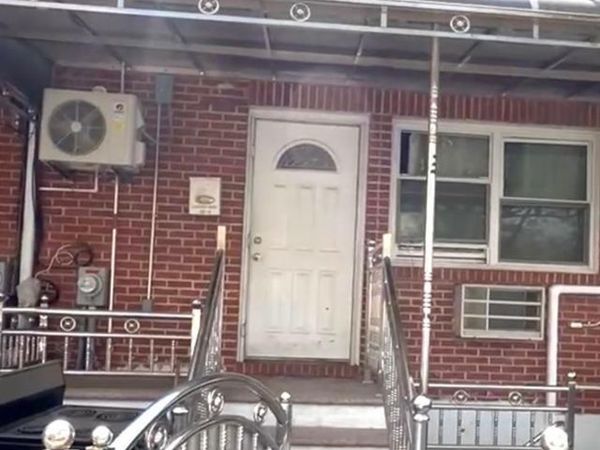 15818 85th Avenue , Jamaica, NY 11432