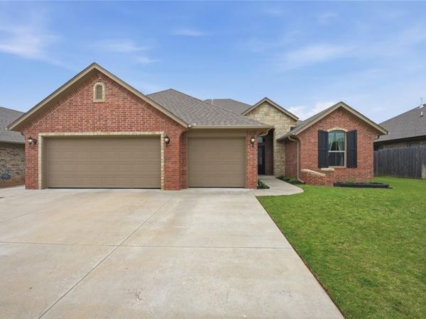 505 Pinewood Drive, Moore, OK 73160