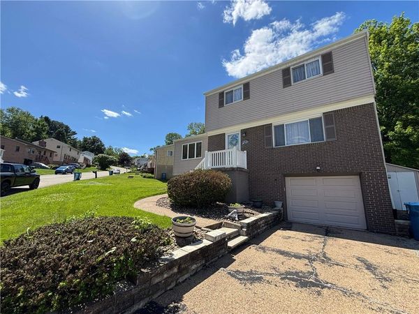 537 Invicta Dr , Pittsburgh, PA 15235