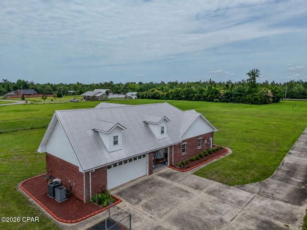 15189 NW Columbus Drive , Altha, FL 32421