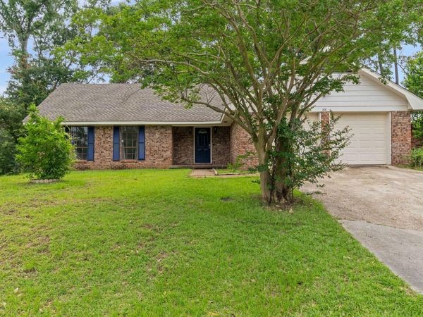400 Hacienda Ave., Hattiesburg, MS 39402