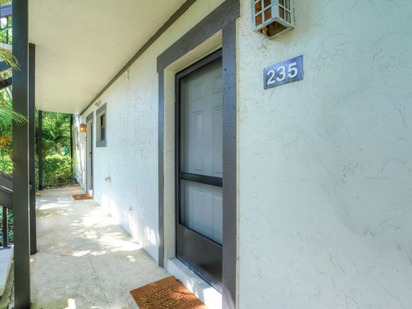 13334 Polo Club Road, Unit 235, Wellington, FL 33414
