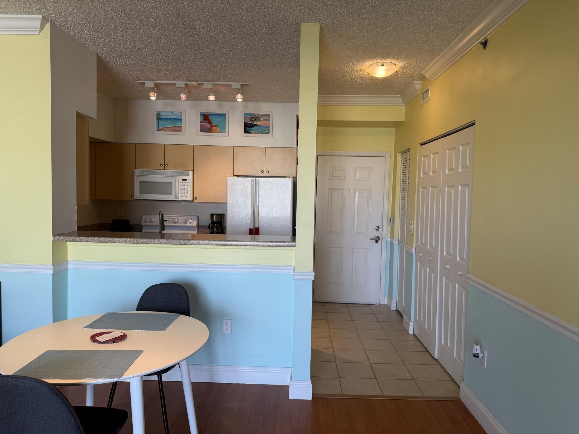 616 Clearwater Park Road, Unit 607, West Palm Beach, FL 33401 Photo
