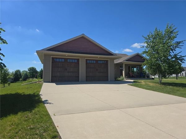 698 Westland Lane , New London, MN 56273