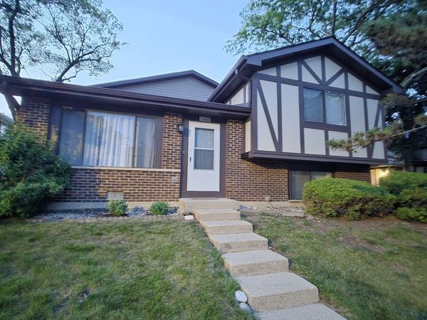 1446 Sutter Drive , Hanover Park, IL 60133