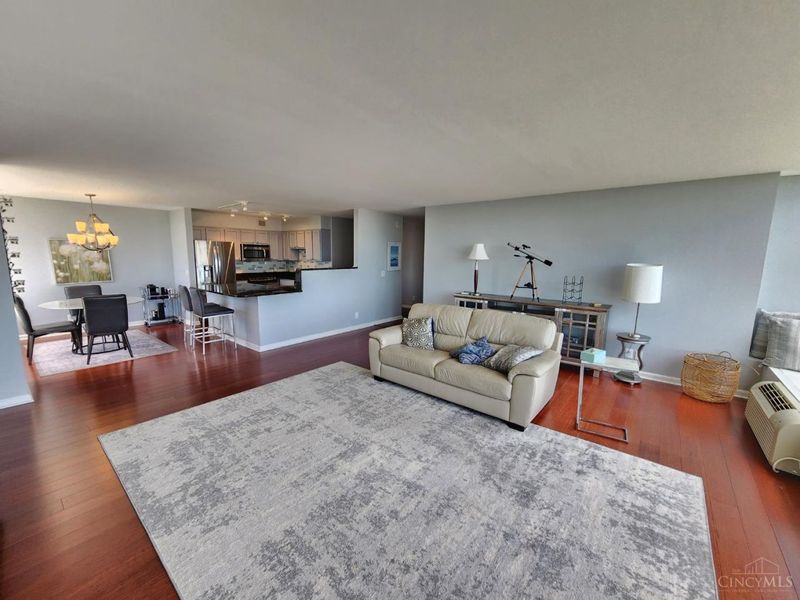 810 Matson Place, Unit 807, Cincinnati, OH 45204 Photo 6