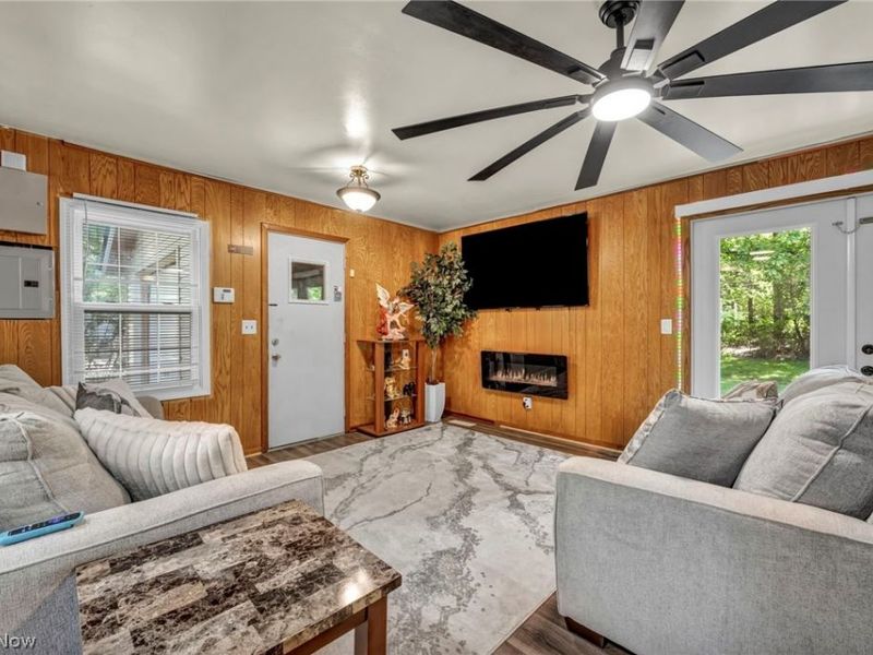 1863 Deerfield Avenue SW, Warren, OH 44485 Photo 10