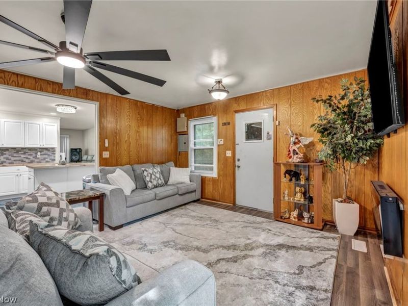 1863 Deerfield Avenue SW, Warren, OH 44485 Photo 11