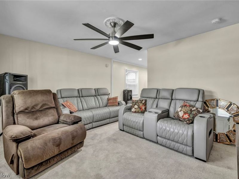 1863 Deerfield Avenue SW, Warren, OH 44485 Photo 15