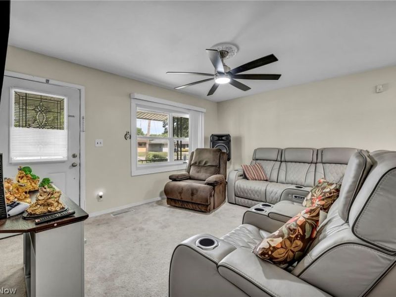1863 Deerfield Avenue SW, Warren, OH 44485 Photo 16