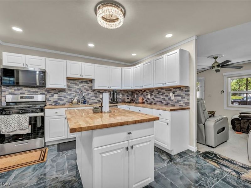 1863 Deerfield Avenue SW, Warren, OH 44485 Photo 5
