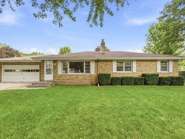 1551 S Windsor Drive, St. Joseph, MI 49085