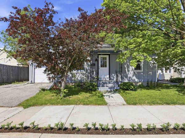 1831 S ONEIDA STREET, Appleton, WI 54915