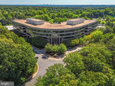 3975 FAIR RIDGE DRIVE , FAIRFAX, VA 22033