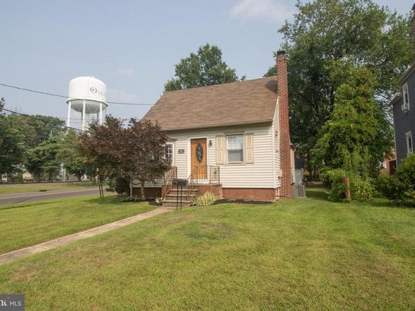 35 W HOLLY AVENUE , OAKLYN, NJ 08107