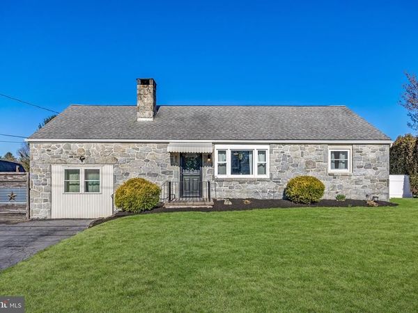 400 AMITY PARK ROAD, DOUGLASSVILLE, PA 19518