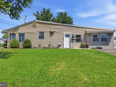 68 BUTTERNUT ROAD, LEVITTOWN, PA 19057