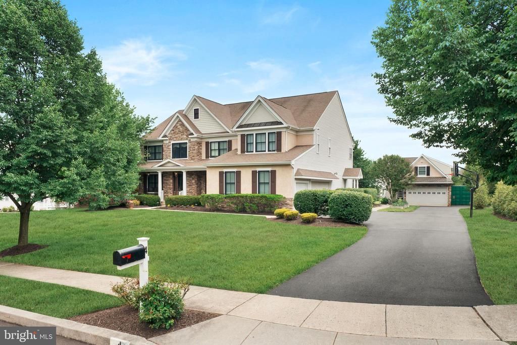 4 COPPERLEAF COURT, WARMINSTER, PA 18974