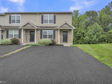 837 GREGS DRIVE , HARRISBURG, PA 17111