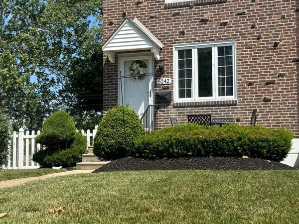5242 GRAMERCY DRIVE , CLIFTON HEIGHTS, PA 19018