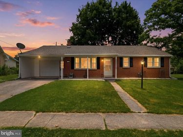 826 CRESCENT DRIVE, SHIPPENSBURG, PA 17257
