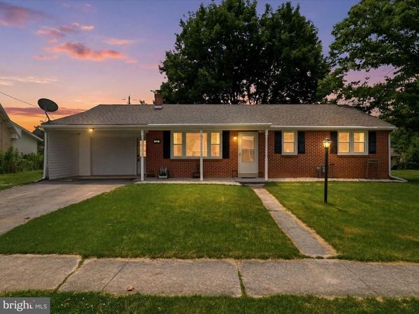 826 CRESCENT DRIVE, SHIPPENSBURG, PA 17257
