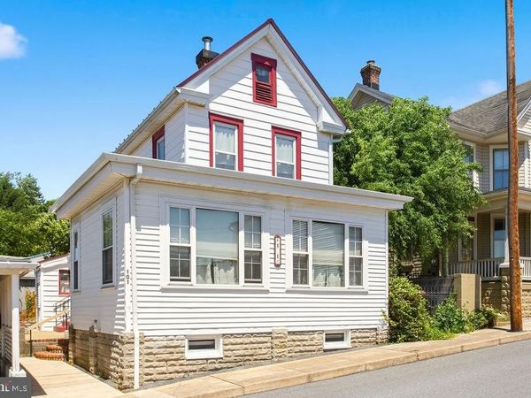 101 MIDDLE STREET , WAYNESBORO, PA 17268