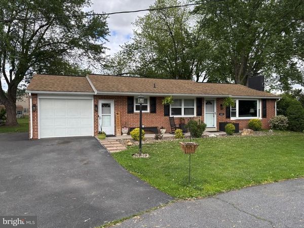 805 SENTZ DRIVE, MOUNT JOY, PA 17552