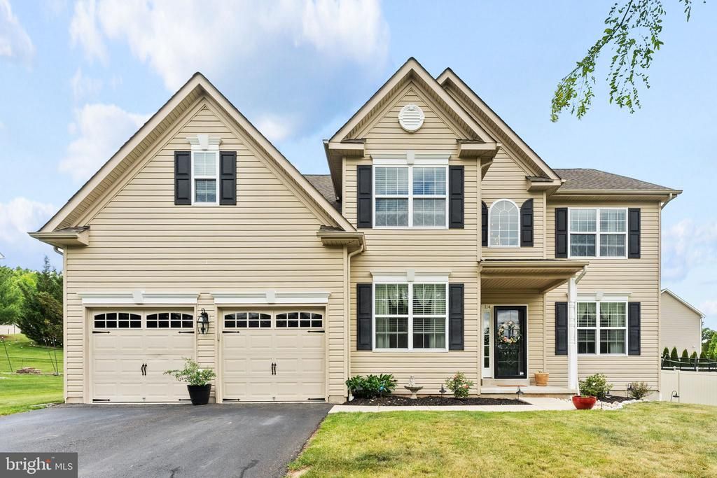 114 LAWRENCE DRIVE, GILBERTSVILLE, PA 19525