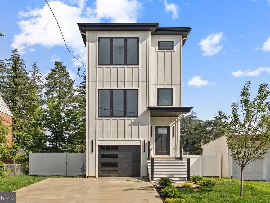 469 Aurania Street, Philadelphia, PA 19128 Main Photo