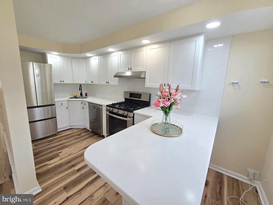 7638 Sherwood Road, Philadelphia, PA 19151 Main Photo