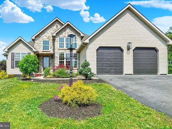 558 MONARCH DRIVE, YORK, PA 17403