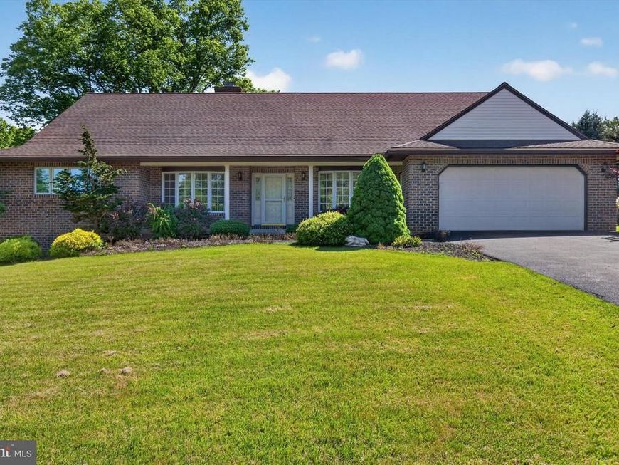112 Bramblewood Lane, Lewisberry, PA 17339 Main Photo