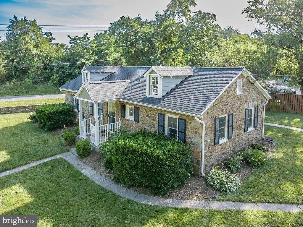 102 Phillips Court Nw, Leesburg, VA 20176 Main Photo