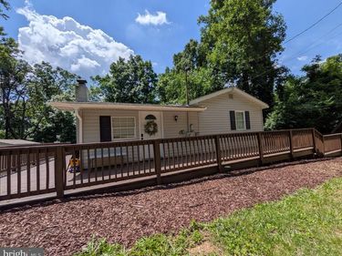 430 WORLDS END LANE , LINDEN, VA 22642