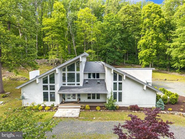 9 N NORTH STAR DRIVE , ANNANDALE, NJ 08801